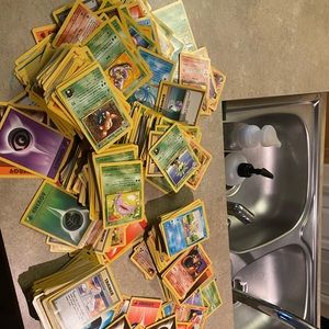 Huge lot of Pokémon cards